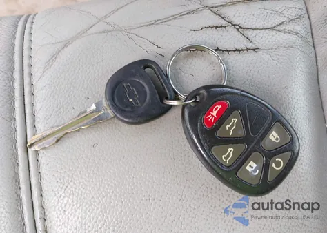 2010 Chevrolet Suburban 1500 Lt1 из США, поврежденный, VIN 1GNUKJE37AR143553